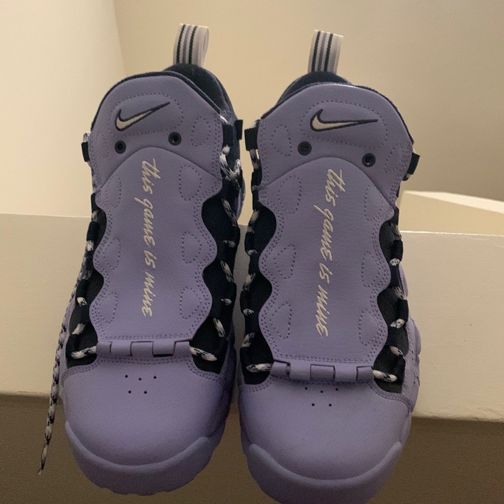 Women’a Nike Tennis shoes